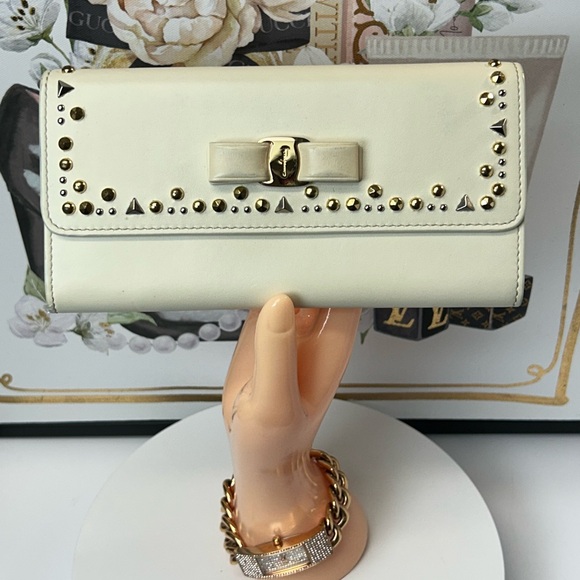 Salvatore Ferragamo Studded Bow Leather Continental Wallet 🤩 - Picture 3 of 17